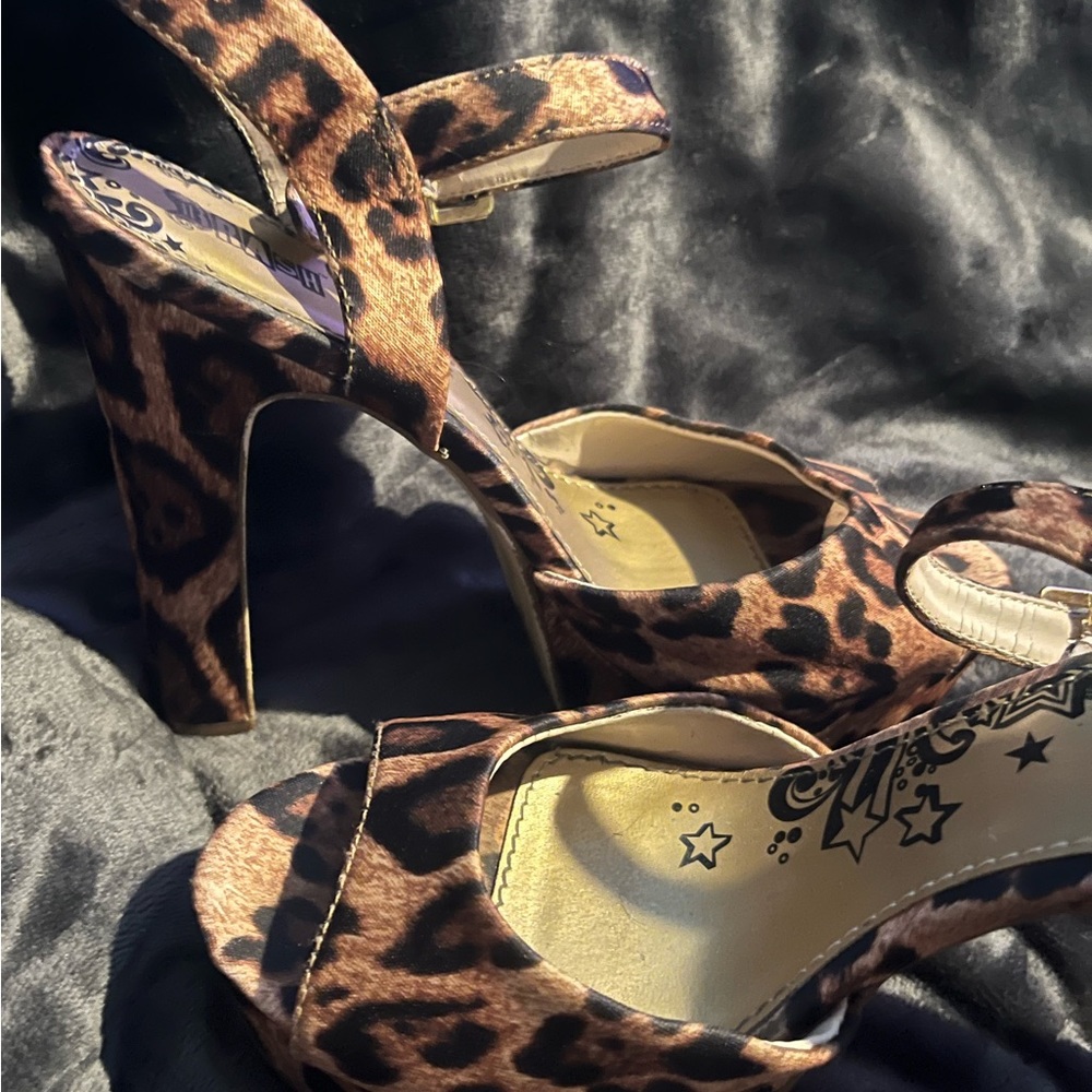Heels - Picture 5 of 8